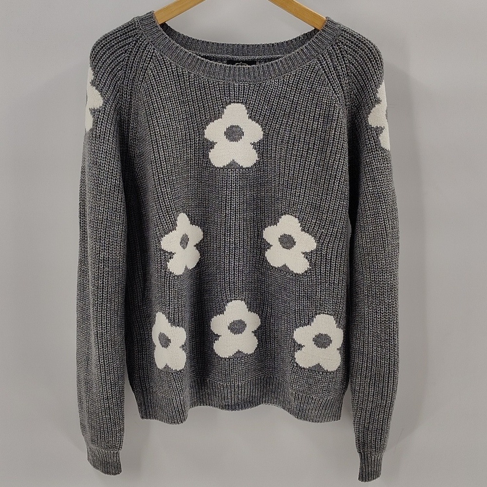 M2 by Mocha Apparel Sweater M/L Gray Floral